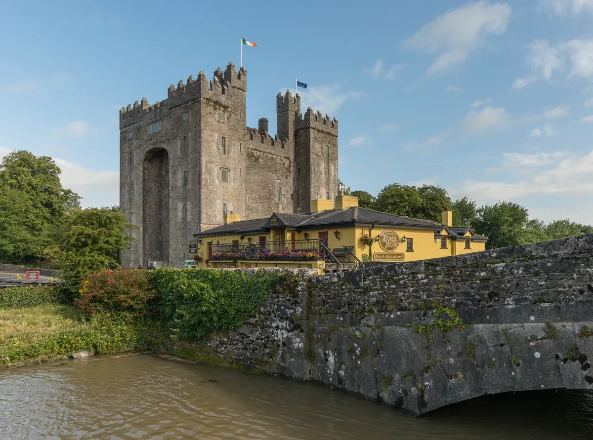 Bunratty Castle and its bridge on a vacation tours of Ireland senior-friendly route